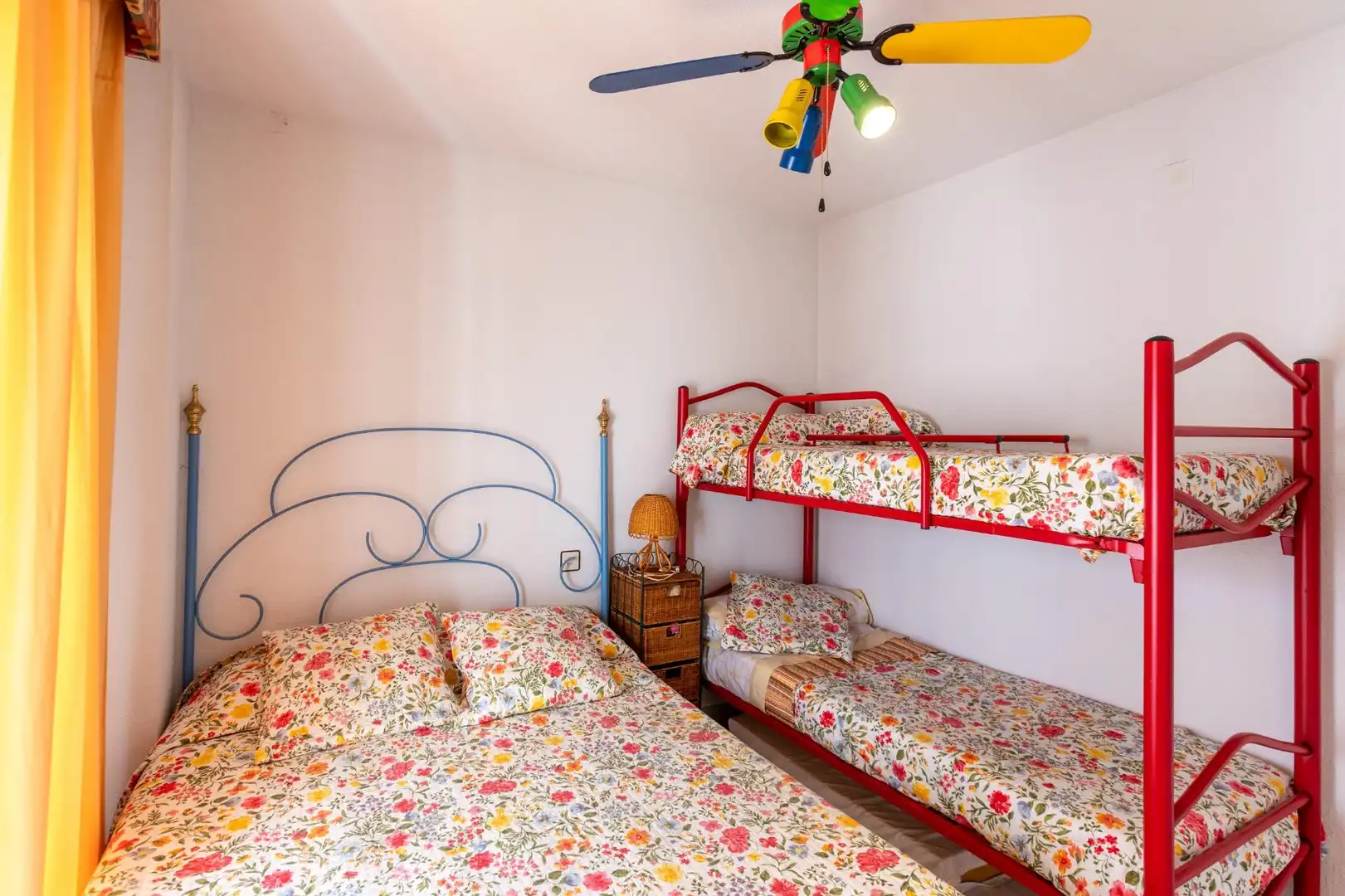Habitación de Ático en venta en Motril con Calefacción, Terraza y Amueblado