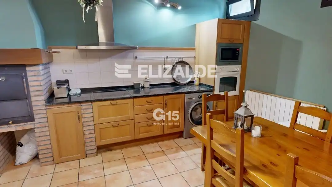 Cuina de Casa o xalet en venda en Hondarribia amb Calefacció, Jardí privat i Terrassa