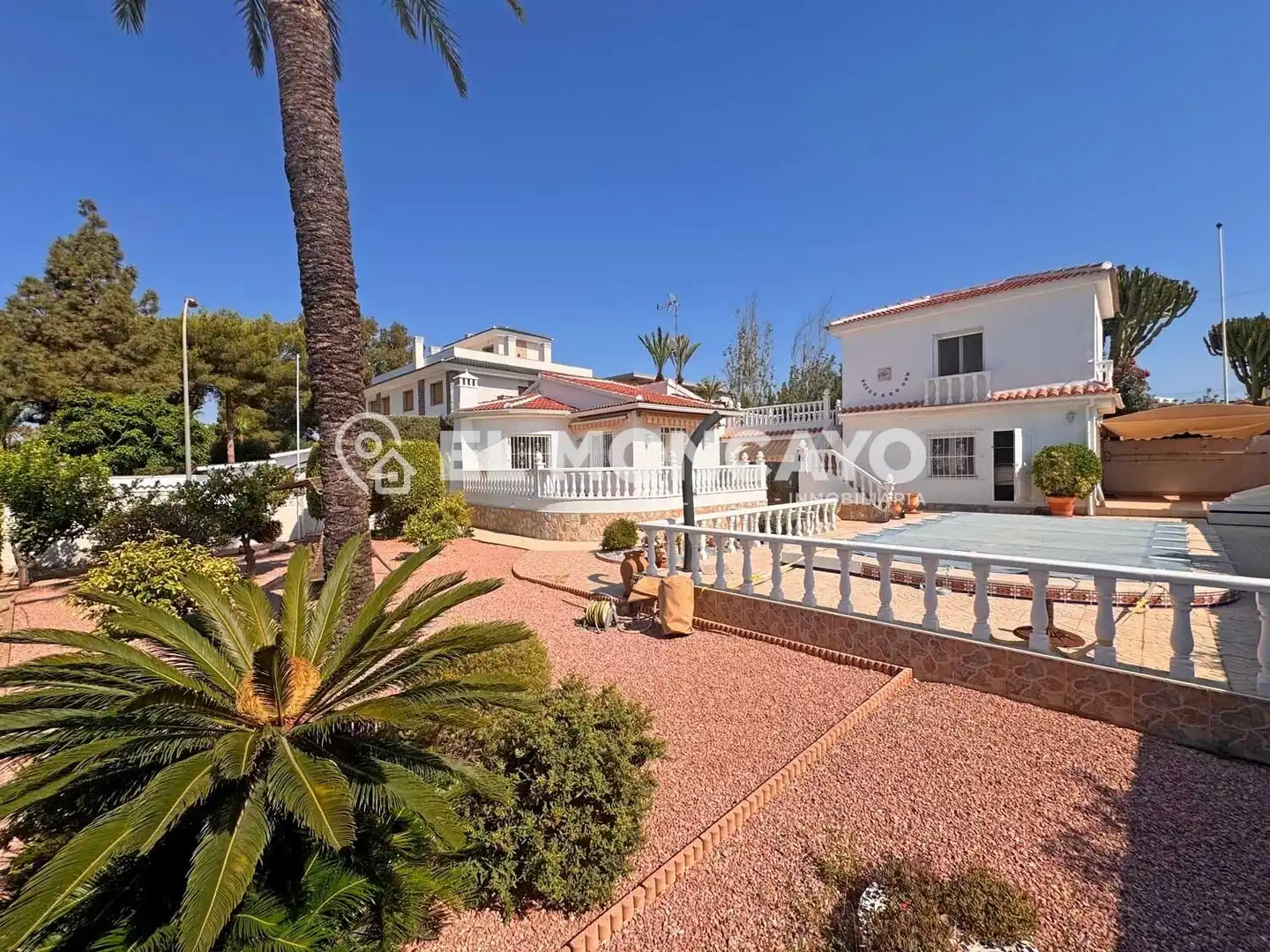 Vista exterior de Casa o xalet en venda en Rojales amb Aire condicionat, Calefacció i Jardí privat