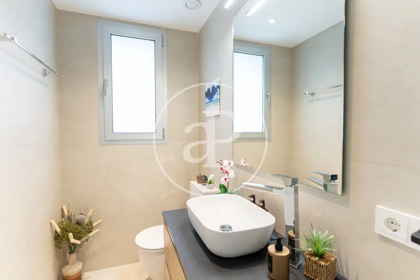 Badezimmer von Einfamilien-Reihenhaus zum Verkauf in  Palma de Mallorca mit Klimaanlage, Heizung und Privatgarten