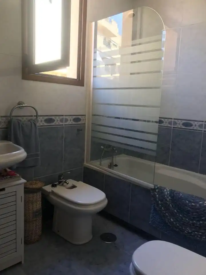 Baño de Dúplex de alquiler en Benalmádena con Aire acondicionado y Terraza