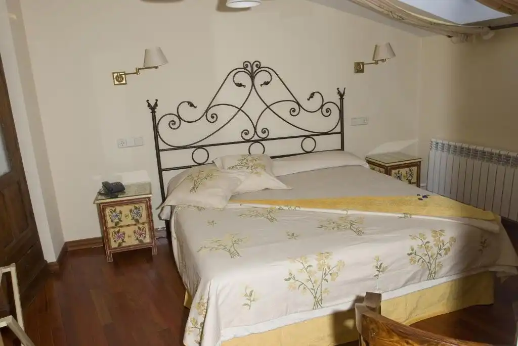 Habitación de Edificio en venta en Santa María del Tiétar