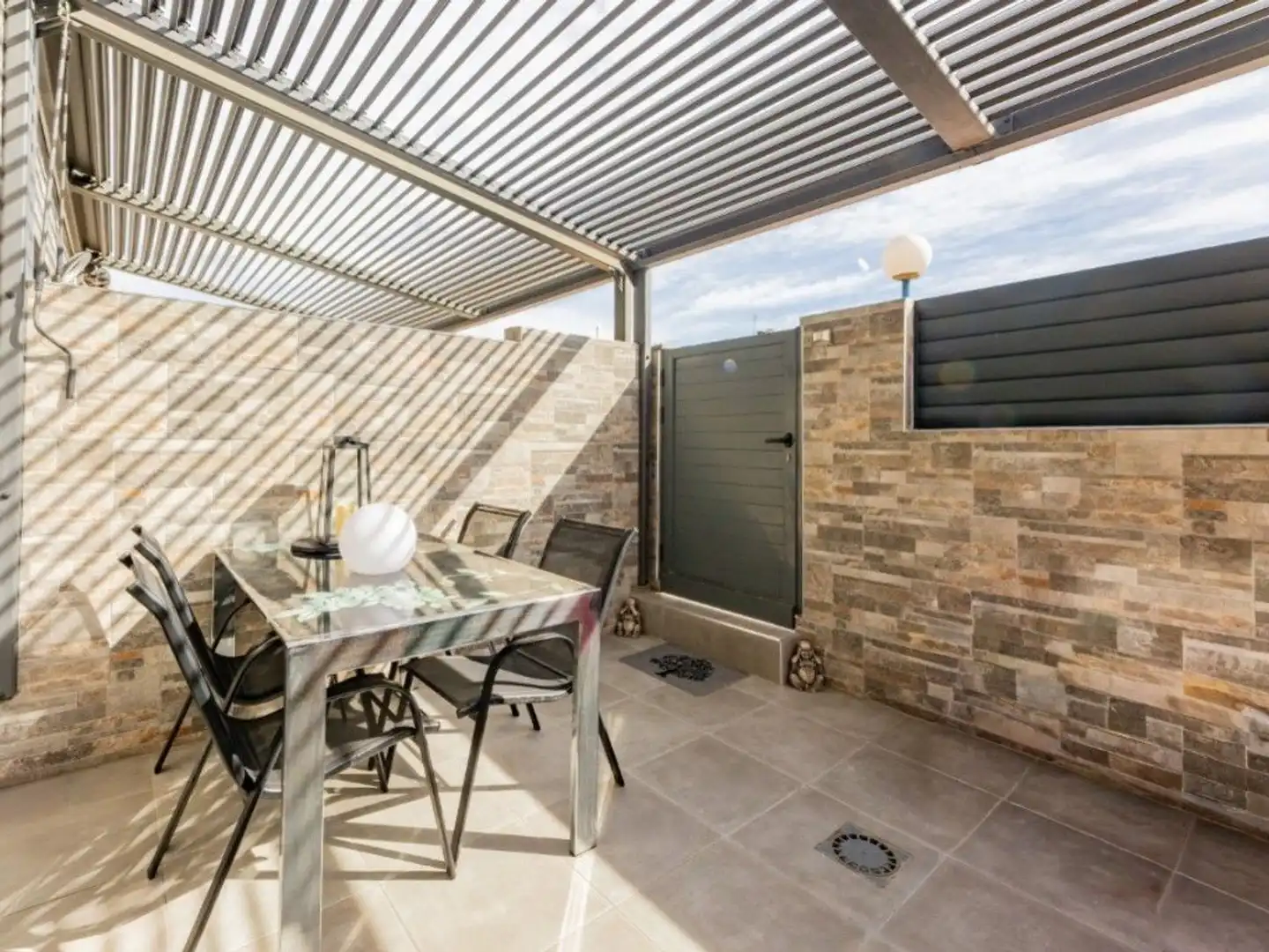 Terraced house with pool for sale in 10, imagen 2