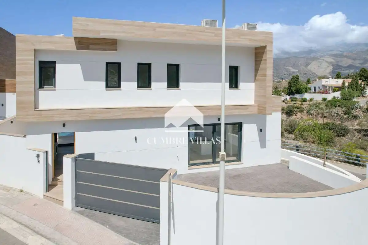 Casa o xalet en venda a La Herradura centro