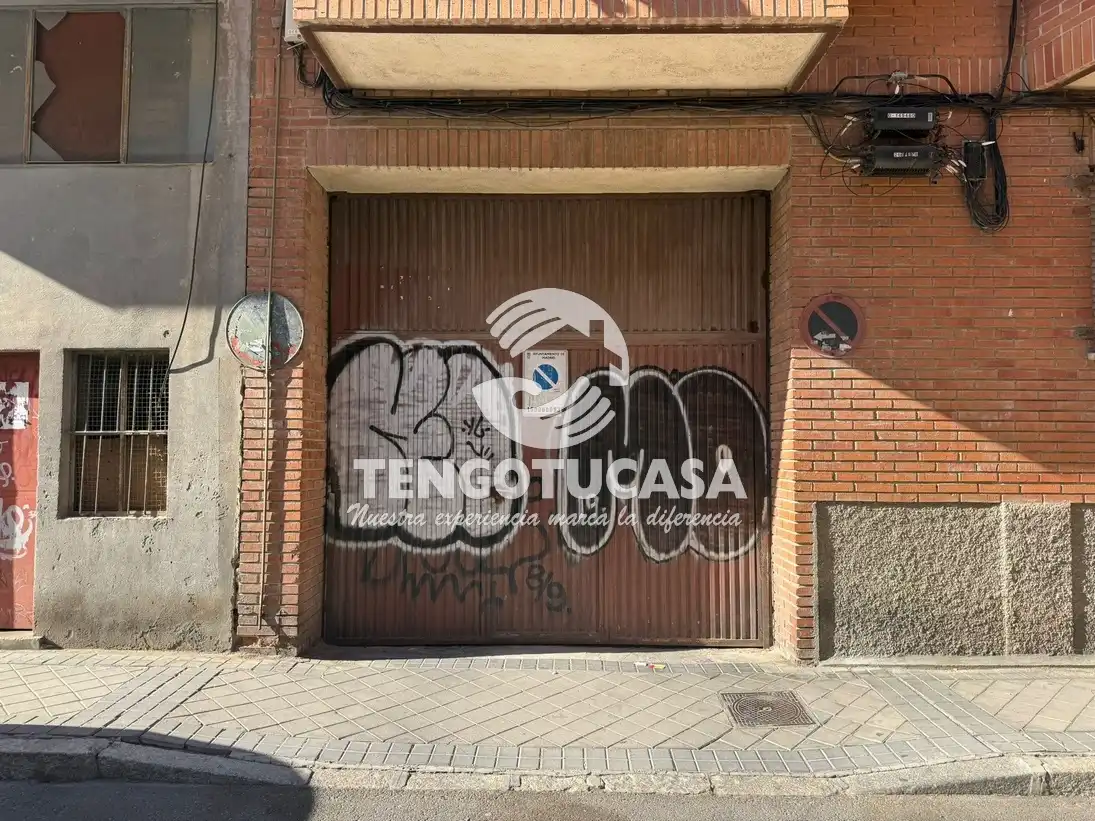 Vista exterior de Garatge en venda en Madrid
