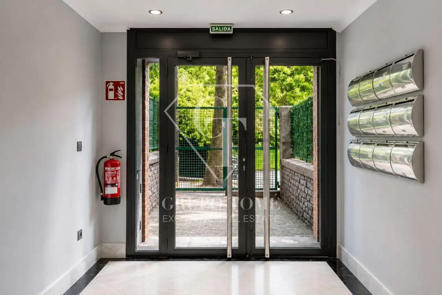 Planta baja en venta en Donostia - San Sebastián  con Calefacción, Jardín privado y Terraza