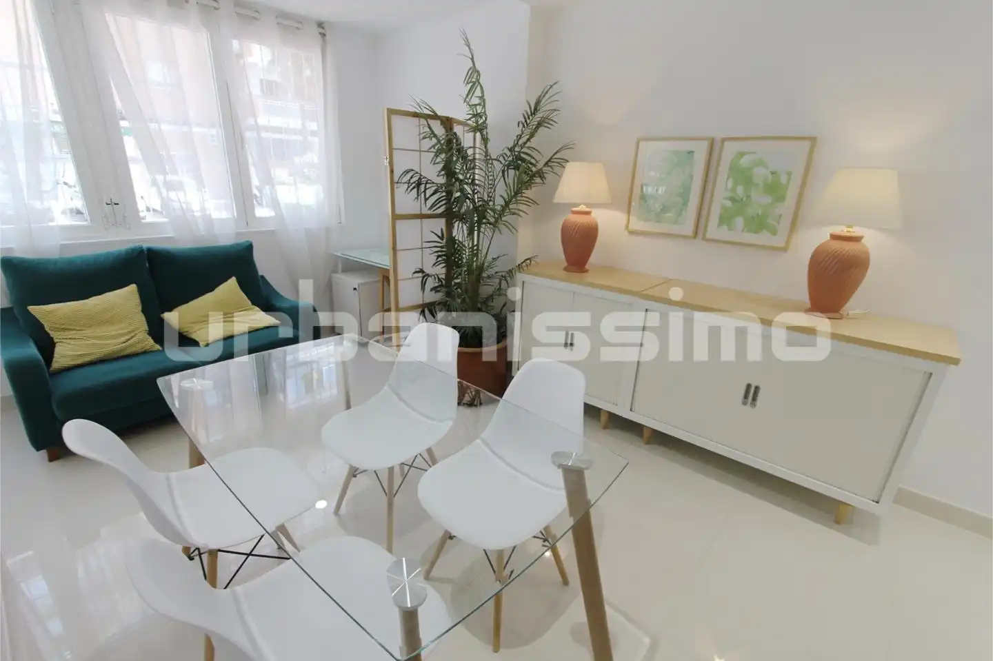 Sala d'estar de Apartament de lloguer en Madrid amb Aire condicionat, Calefacció i Moblat
