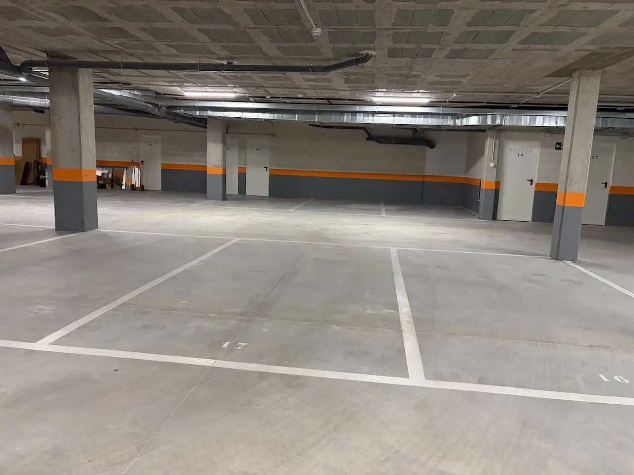 Parking de Piso en venta en Vélez-Málaga con Aire acondicionado, Calefacción y Terraza