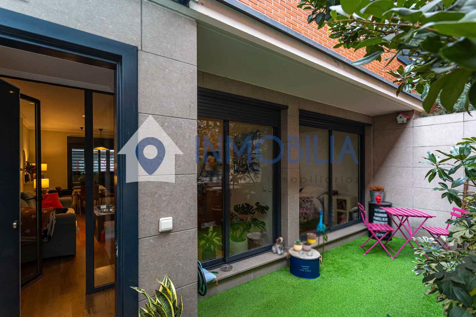 Vista exterior de Pis en venda en  Madrid Capital amb Aire condicionat, Calefacció i Jardí privat