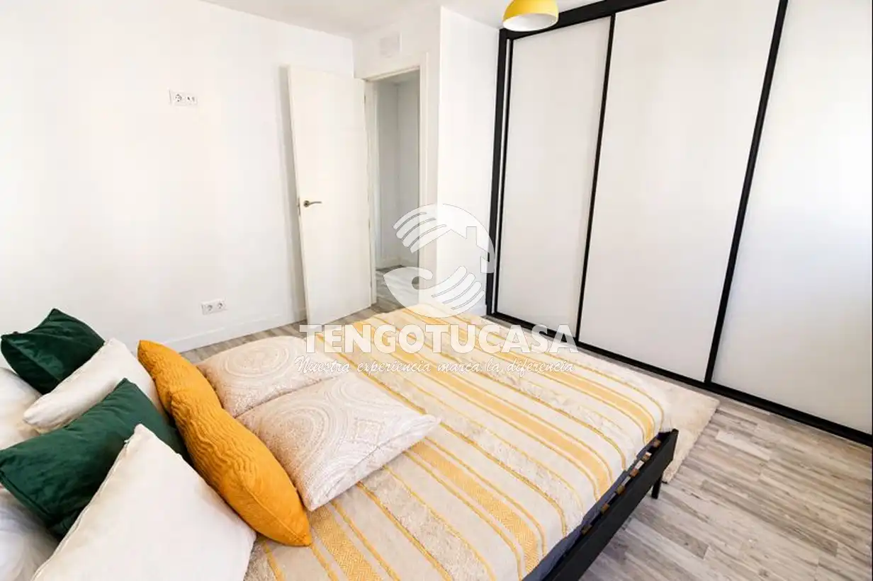 Bedroom of Flat for rent in Madrid  with Air Conditioner, Heating and Furnished