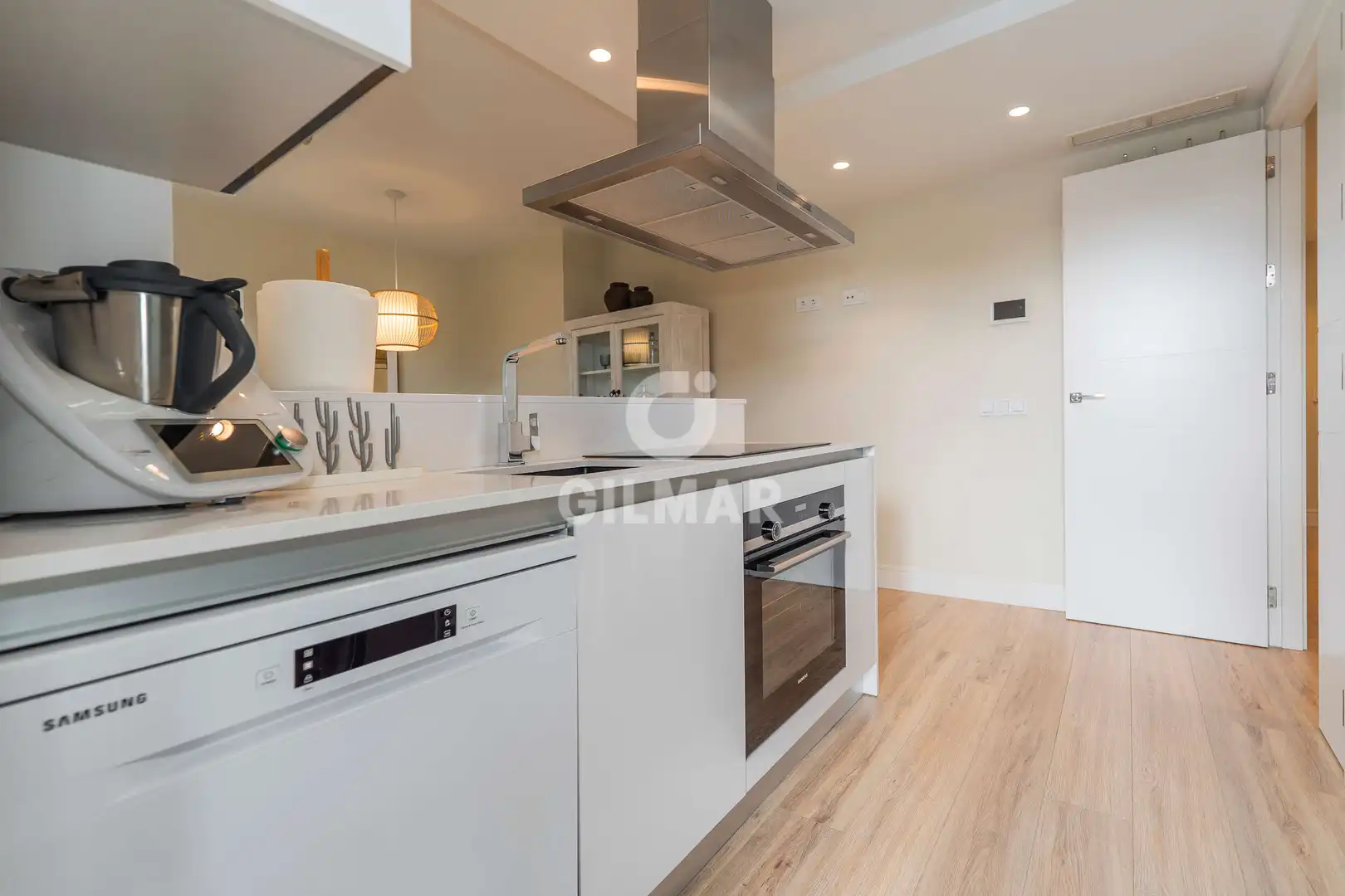 Cocina de Ático en venta en Madrid con Calefacción, Jardín privado y Trastero