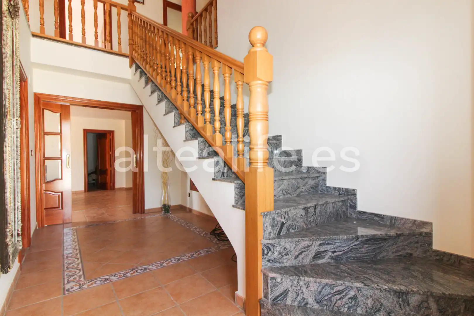 Haus oder Chalet zum Verkauf in La Nucia mit Privatgarten, Terrasse und Abstellraum