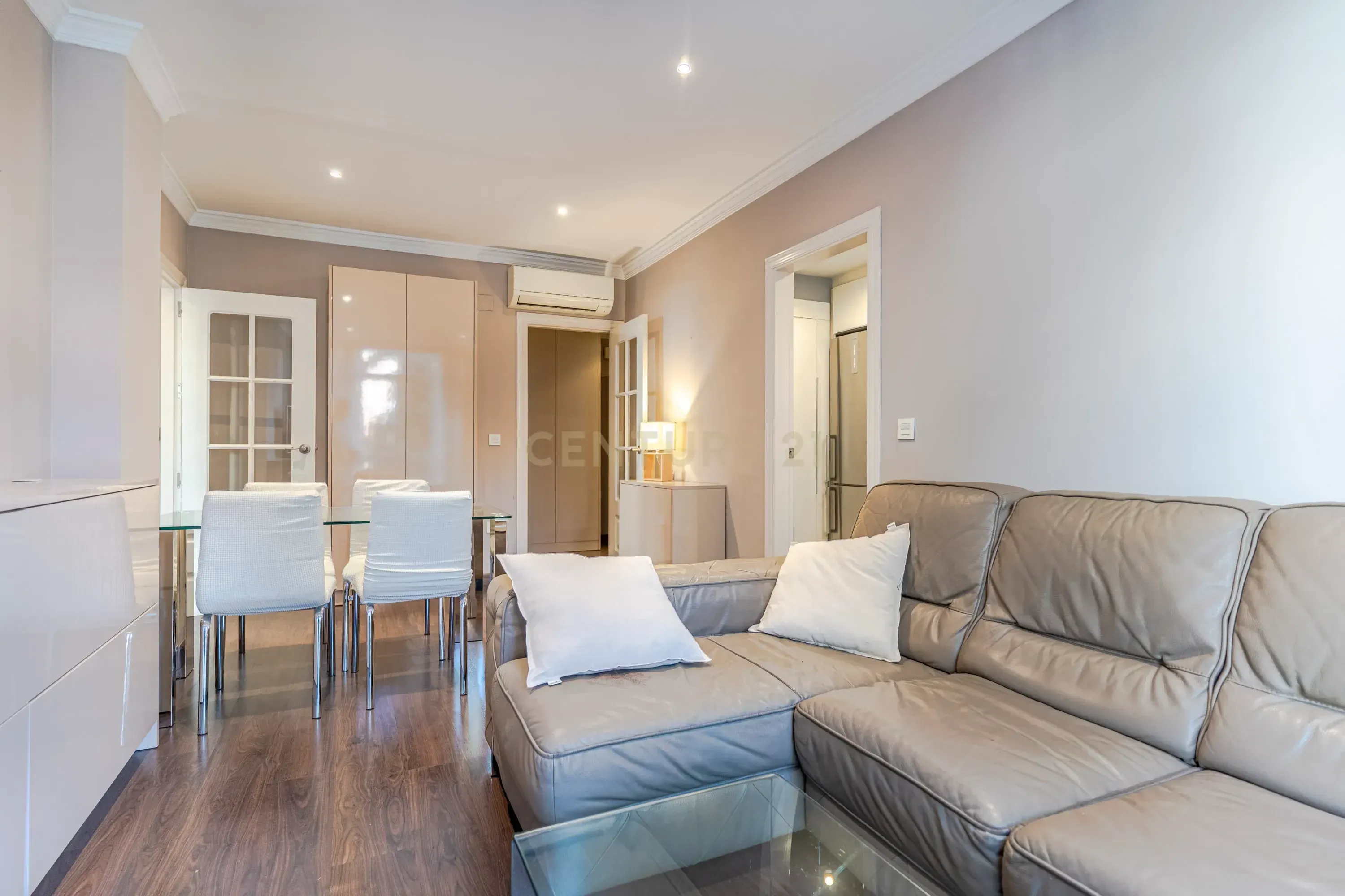 Living room of Flat for sale in  Granada Capital