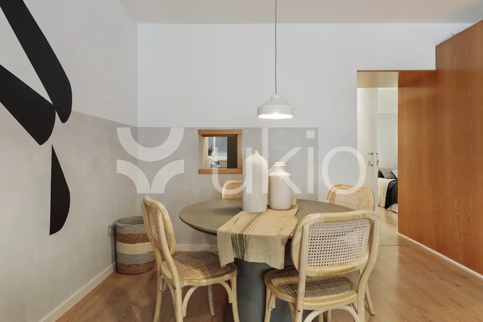 Comedor de Apartamento de alquiler en Barcelona con Aire acondicionado, Calefacción y Amueblado