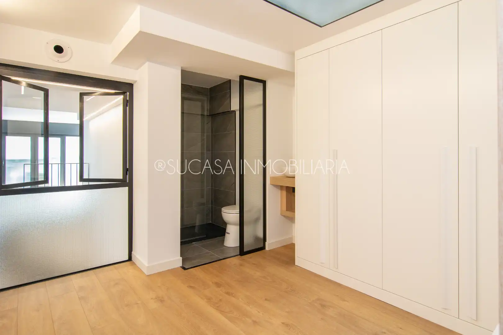 Dormitori de Loft de lloguer en A Coruña Capital  amb Calefacció, Parquet i Forn