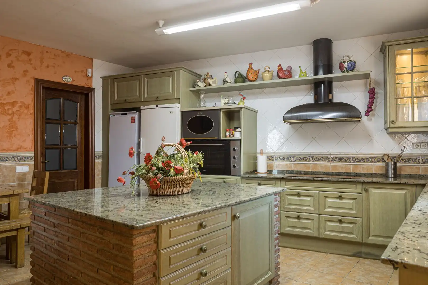 Cocina de Finca rústica en venta en La Selva del Camp con Aire acondicionado, Jardín privado y Trastero