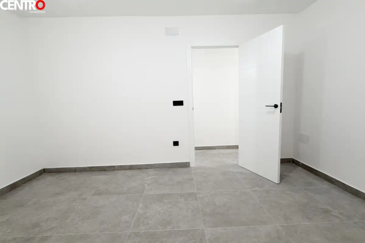 Piso en venta en La Zubia con Aire acondicionado, Calefacción y Jardín privado