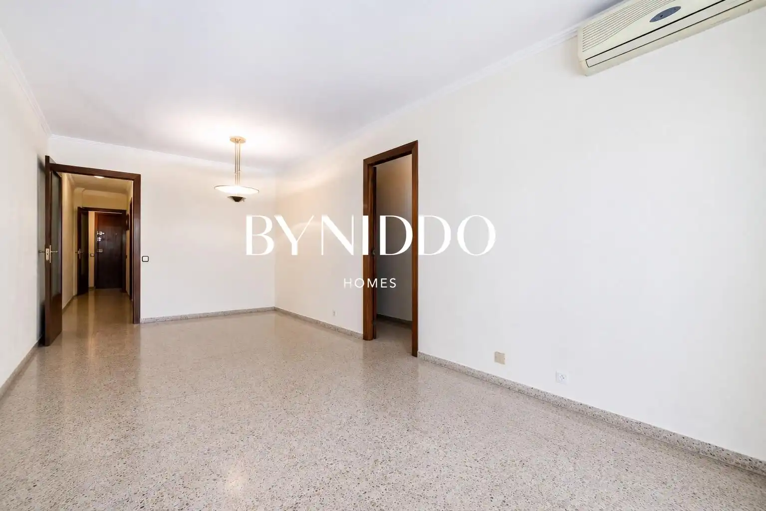 Sala de estar de Piso en venta en Sant Cugat del Vallès con Aire acondicionado, Calefacción y Amueblado