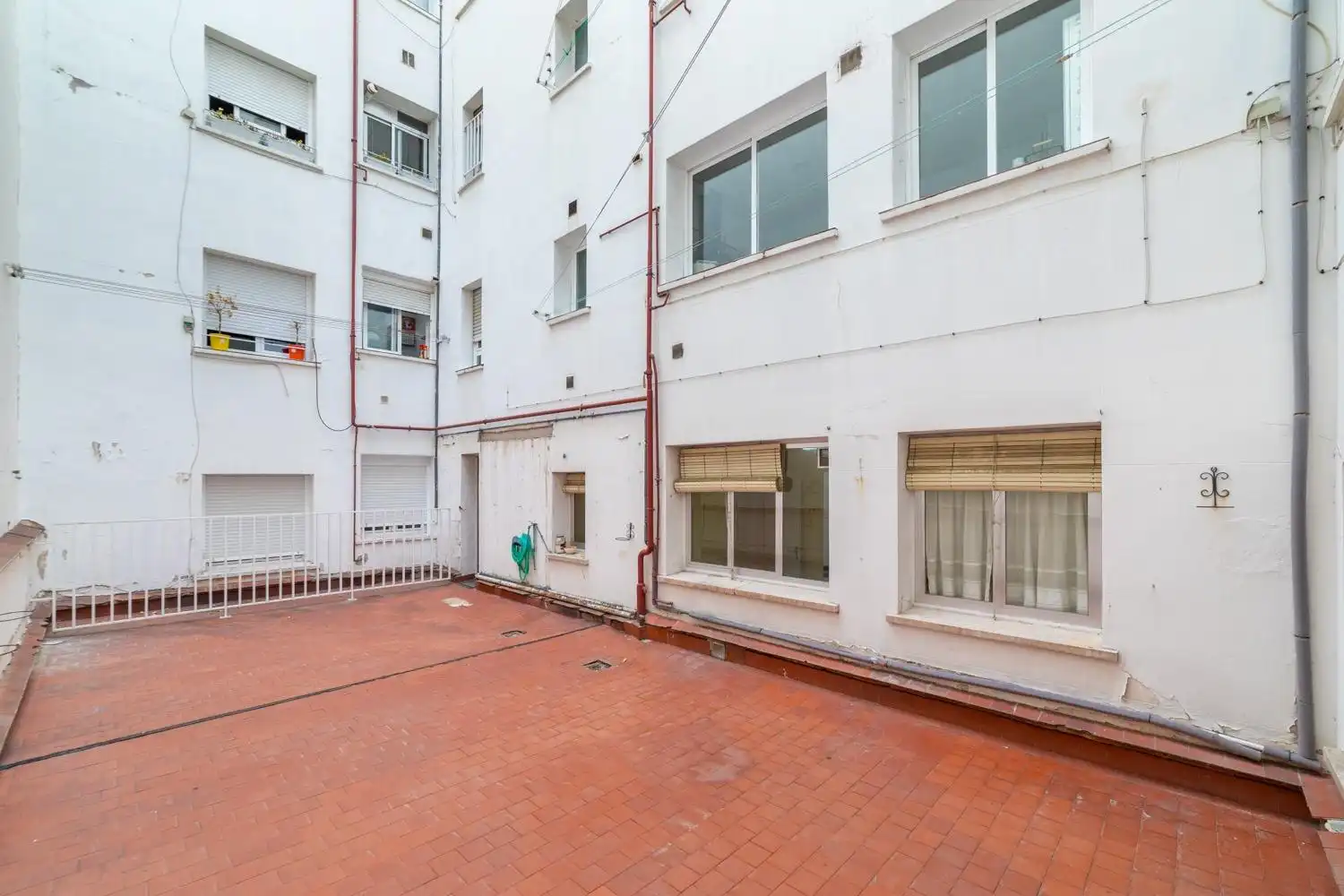 Vista exterior de Pis en venda en Madrid amb Calefacció i Parquet