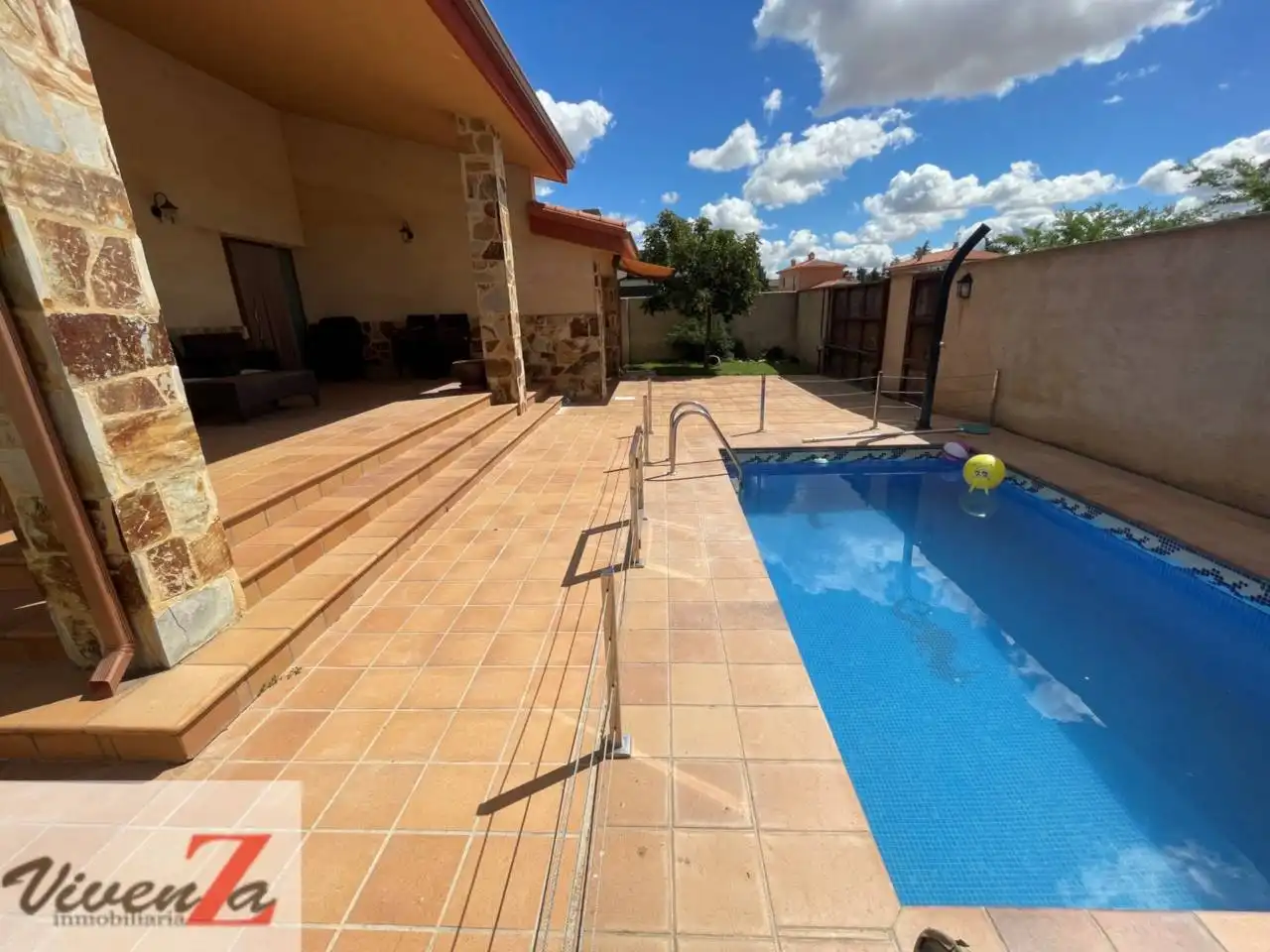 Piscina de Casa o chalet en venta en Morales del Vino con Calefacción, Jardín privado y Terraza