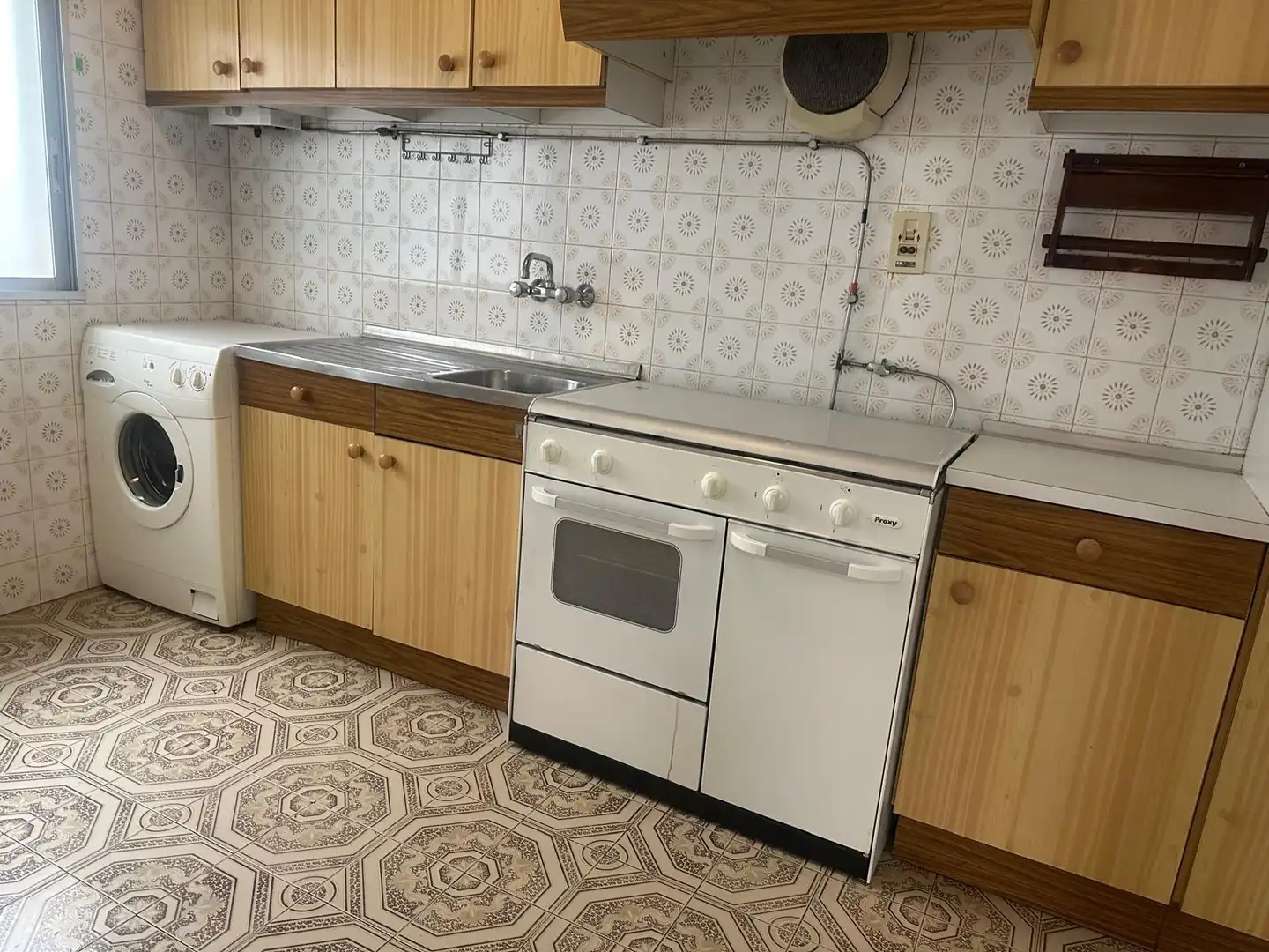 Kitchen of Flat for sale in Ourense Capital   with Heating and Balcony