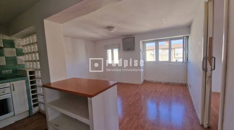 Foto 2 de Piso en venta en Del Castillo de Oropesa, Simancas, Madrid Capital