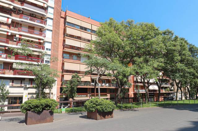 Garaje en Venta en Rambla del Brasil en Sants