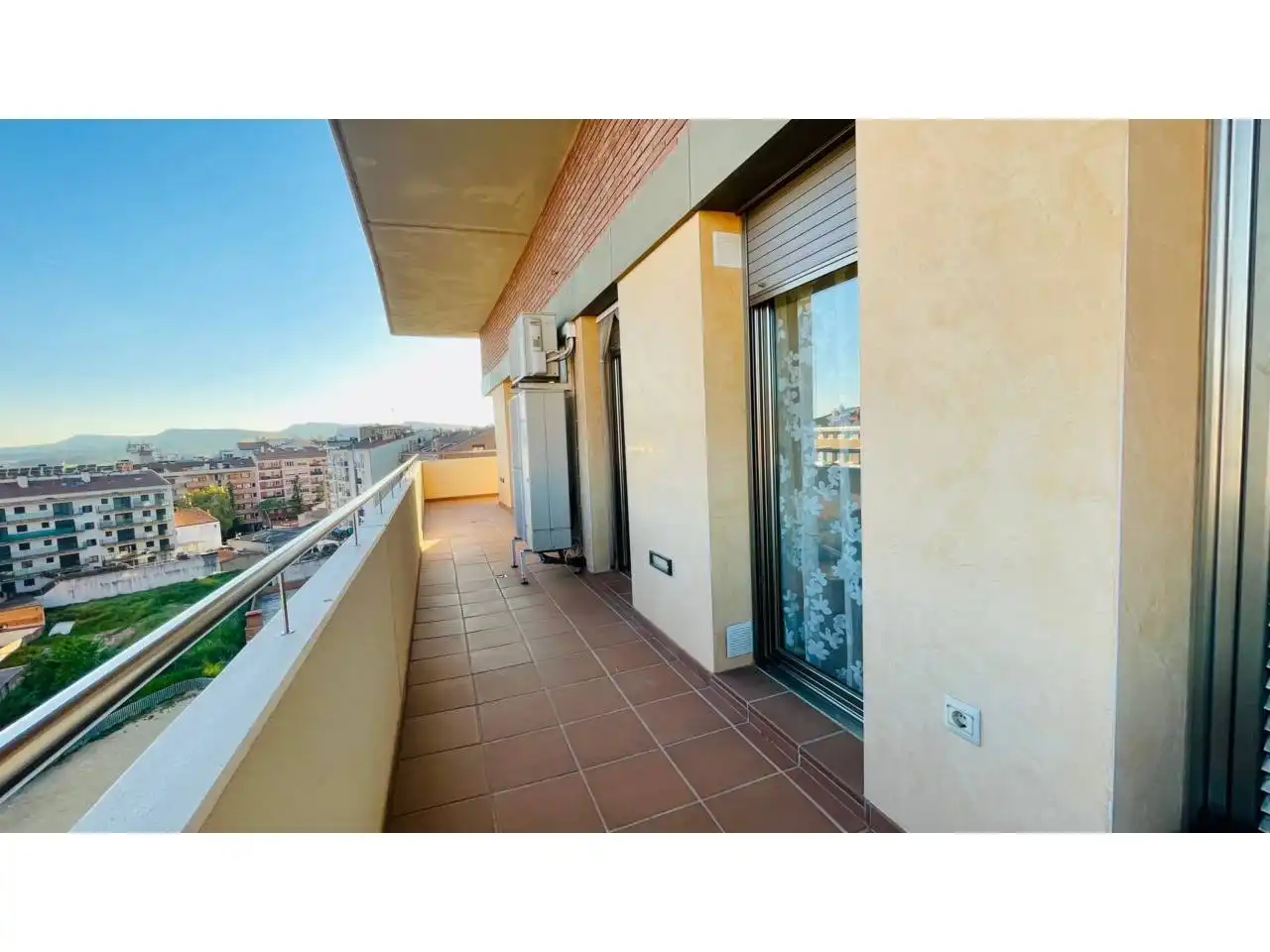 Außenansicht von Maisonette zum Verkauf in Manresa mit Klimaanlage, Heizung und Terrasse
