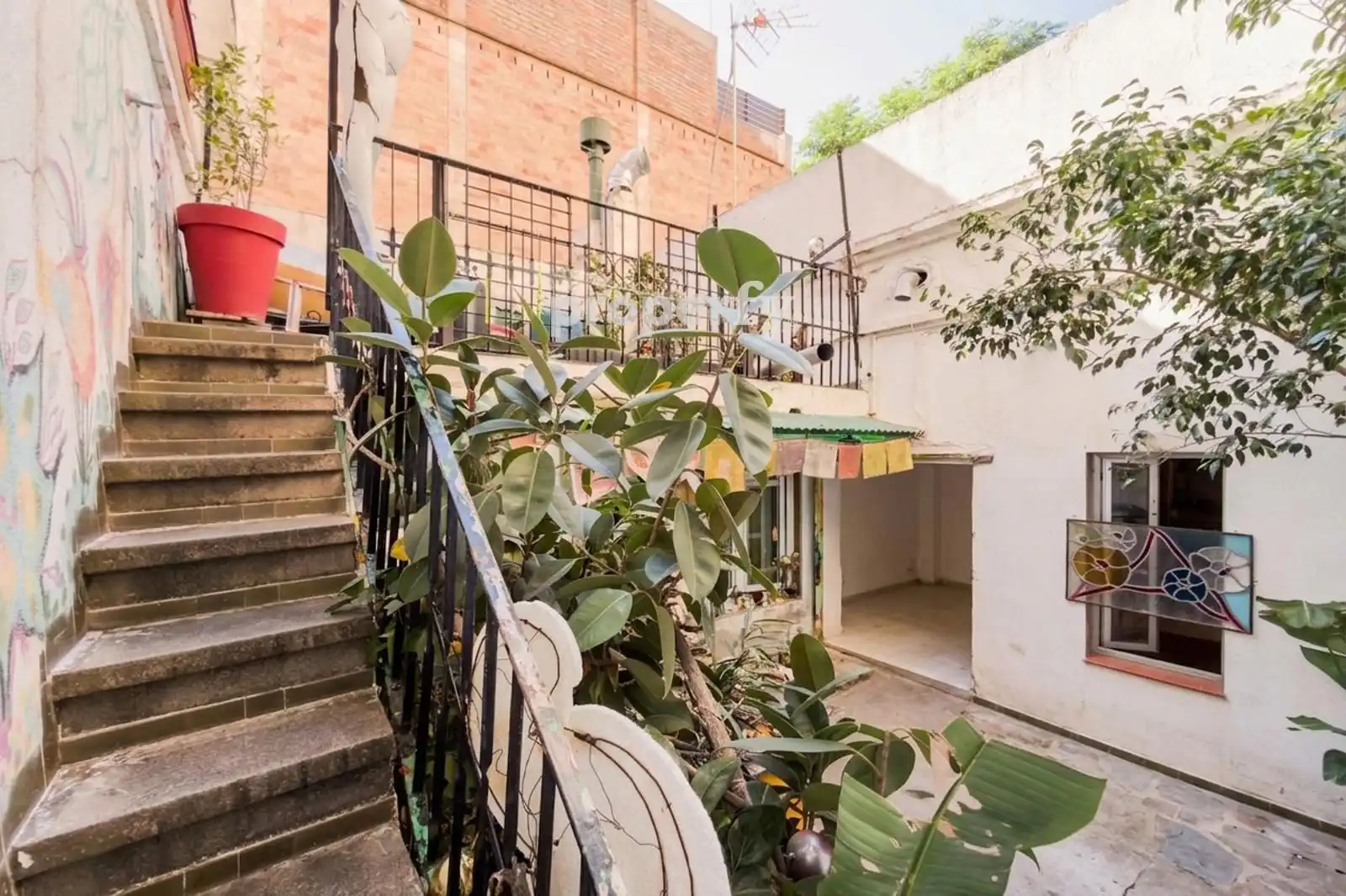 Vista exterior de Casa o xalet en venda en Barcelona amb Jardí privat i Terrassa