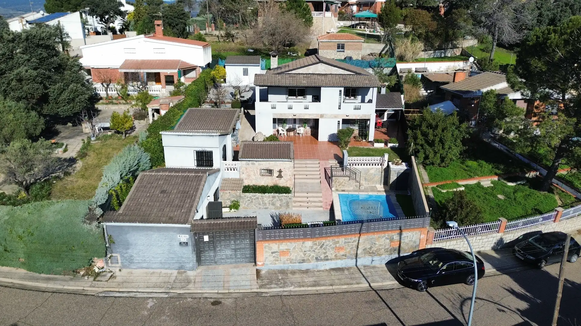 Vista exterior de Casa o xalet en venda en Santa Cruz del Retamar amb Calefacció, Jardí privat i Terrassa