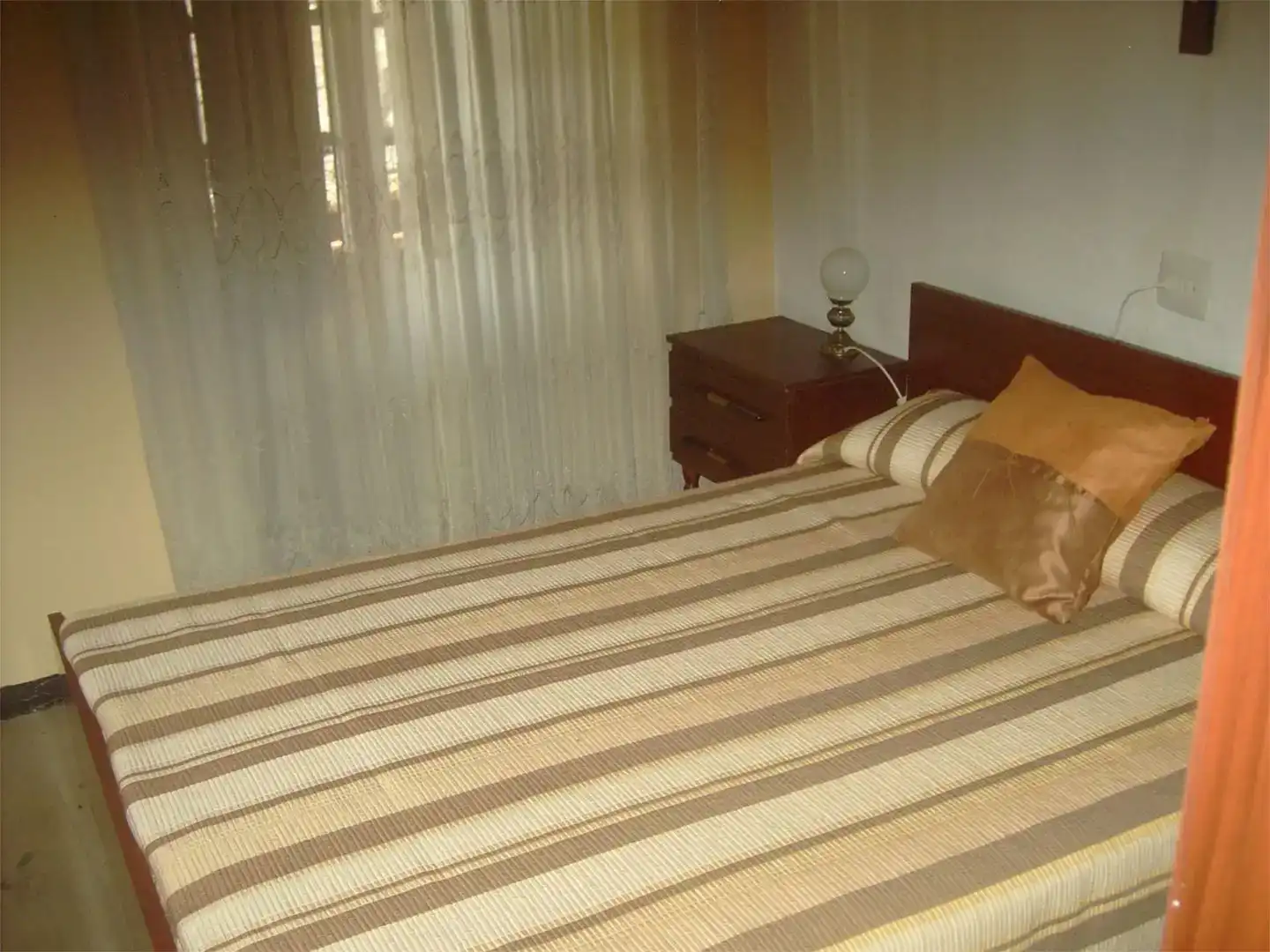 Dormitori de Finca rústica en venda en Bóveda amb Balcó