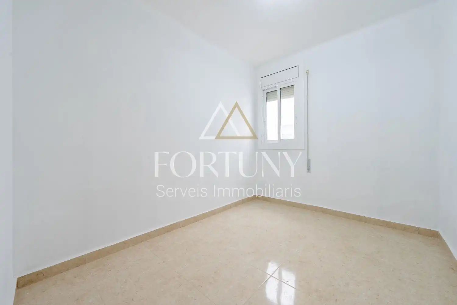 Flat with terrace for sale in del Carrilet 30, imagen 11