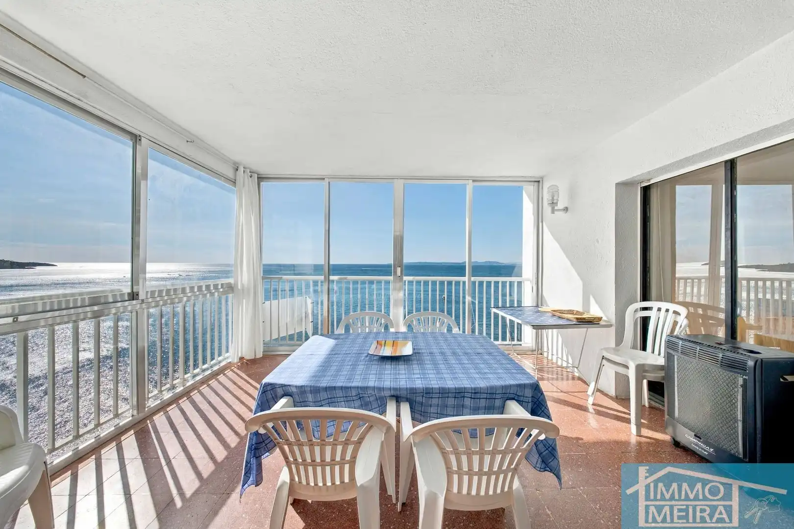 Appartement compact avec piscine à vendre à Almadrava - Canyelles - Puig-Rom