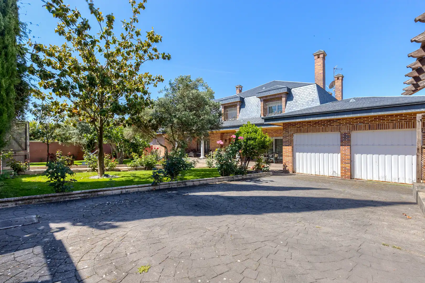 Vista exterior de Casa o chalet en venta en Villalbilla con Aire acondicionado, Calefacción y Jardín privado