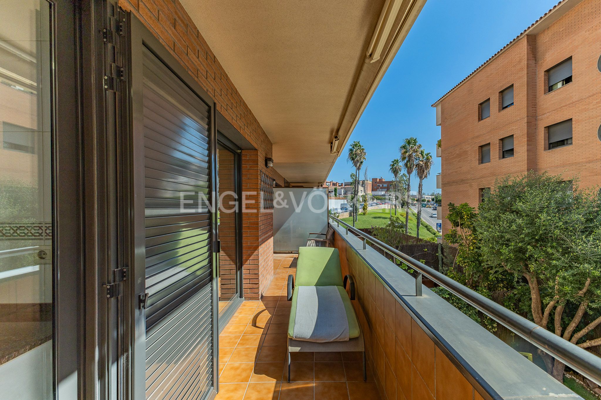 Vista exterior de Apartament en venda en Sant Joan Despí amb Aire condicionat, Calefacció i Parquet