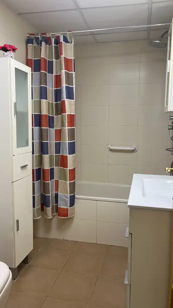 Bathroom of Flat for sale in Benetússer  with Air Conditioner, Heating and Oven