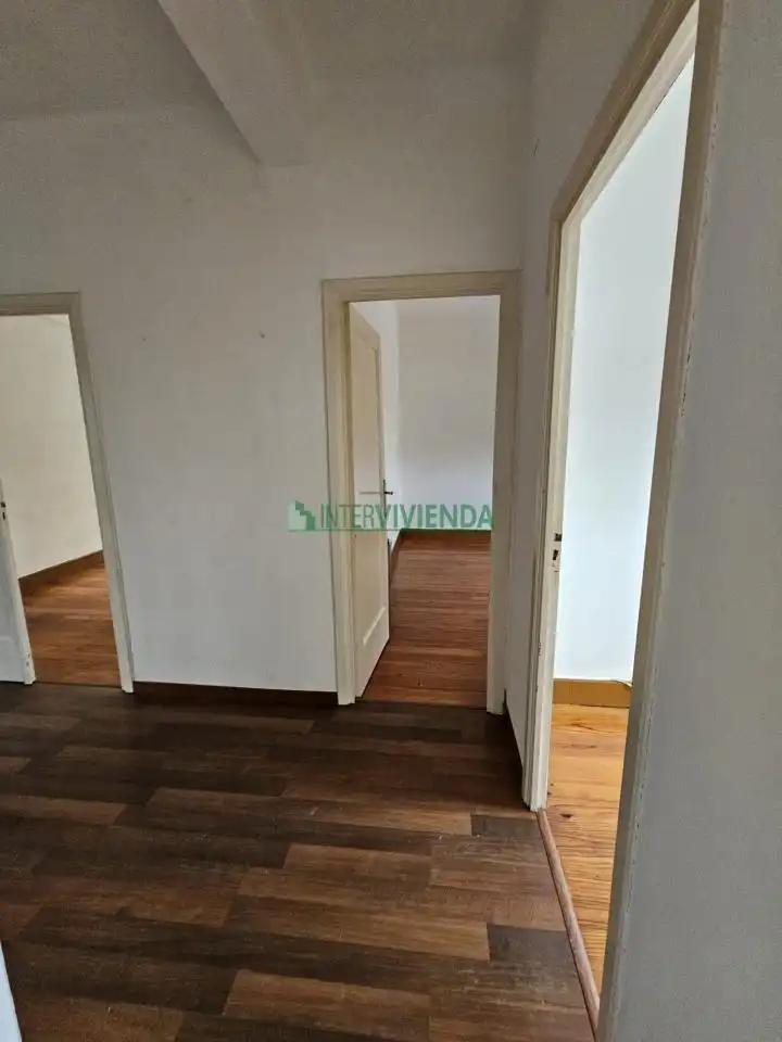 Casa o xalet en venda en Vigo  amb Calefacció, Jardí privat i Parquet
