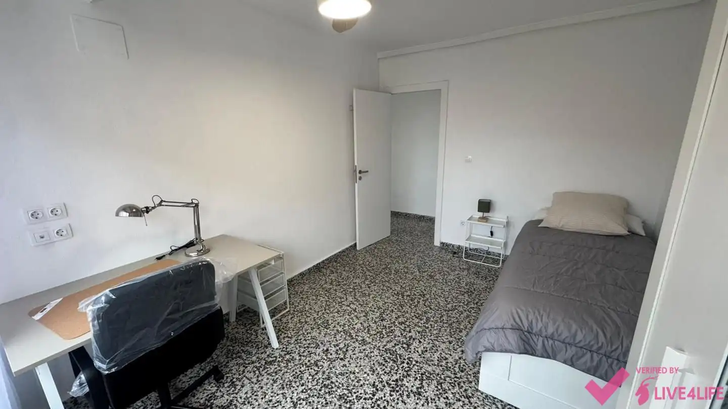 Zimmer in Mestre Marçal, Torrefiel