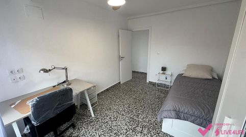 Foto 2 von Zimmer in Mestre Marçal, Torrefiel, Valencia Capital