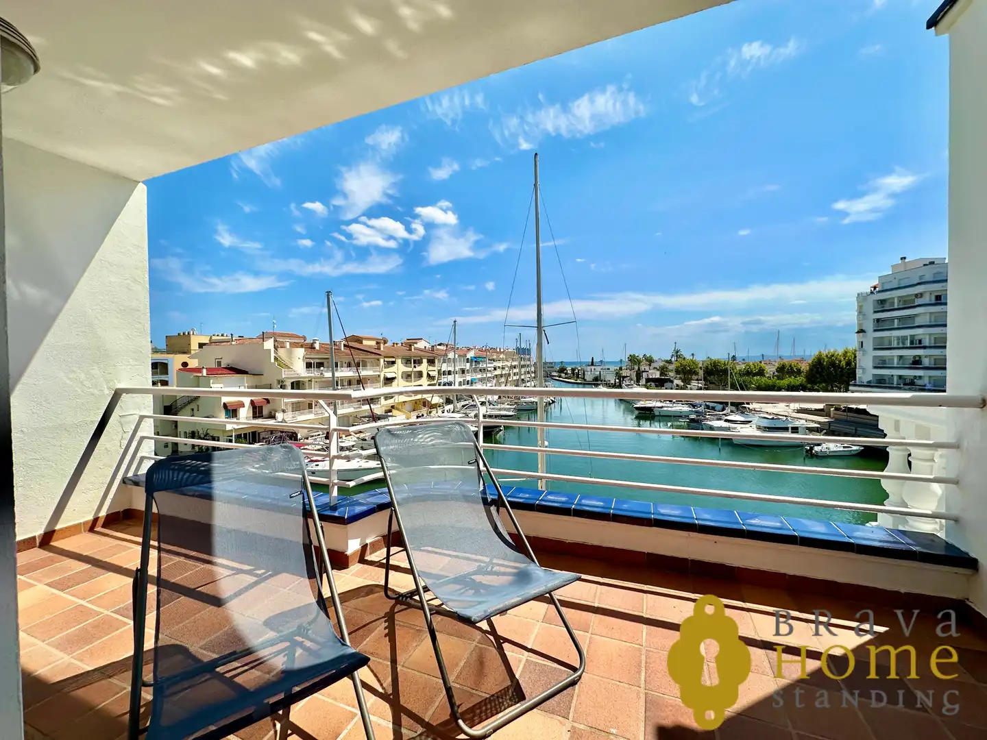 Terrasse von Dachboden zum Verkauf in Empuriabrava mit Klimaanlage, Terrasse und Möbliert