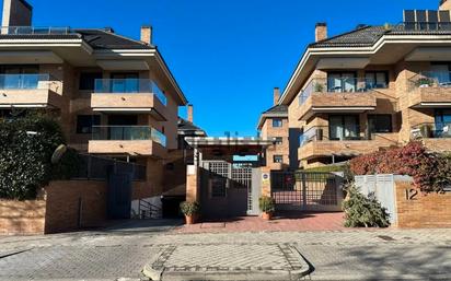 Exterior view of Flat to rent in Pozuelo de Alarcón  with Air Conditioner, Parquet flooring and Terrace