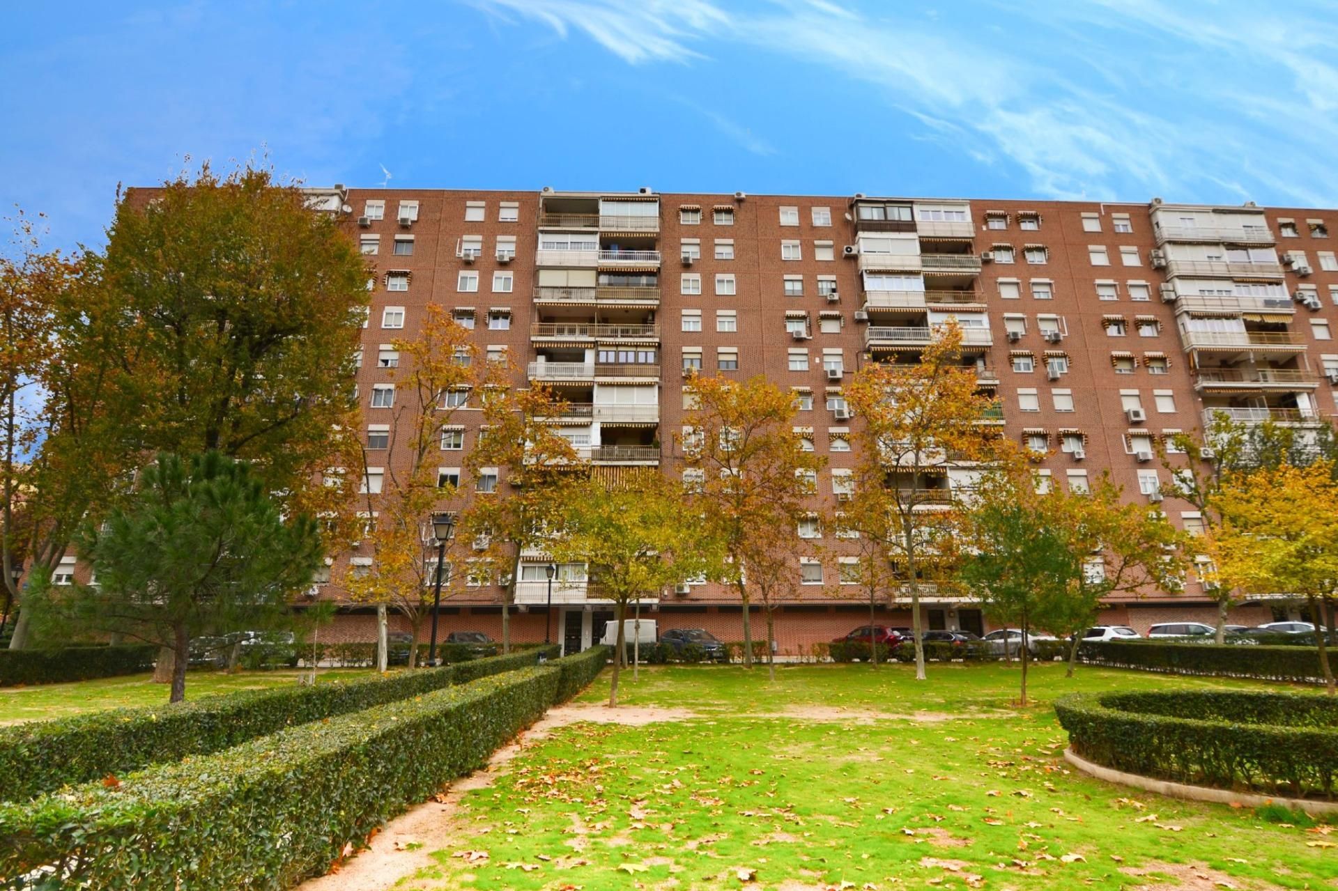 Exterior view of Flat for sale in Móstoles  with Heating, Parquet flooring and Terrace