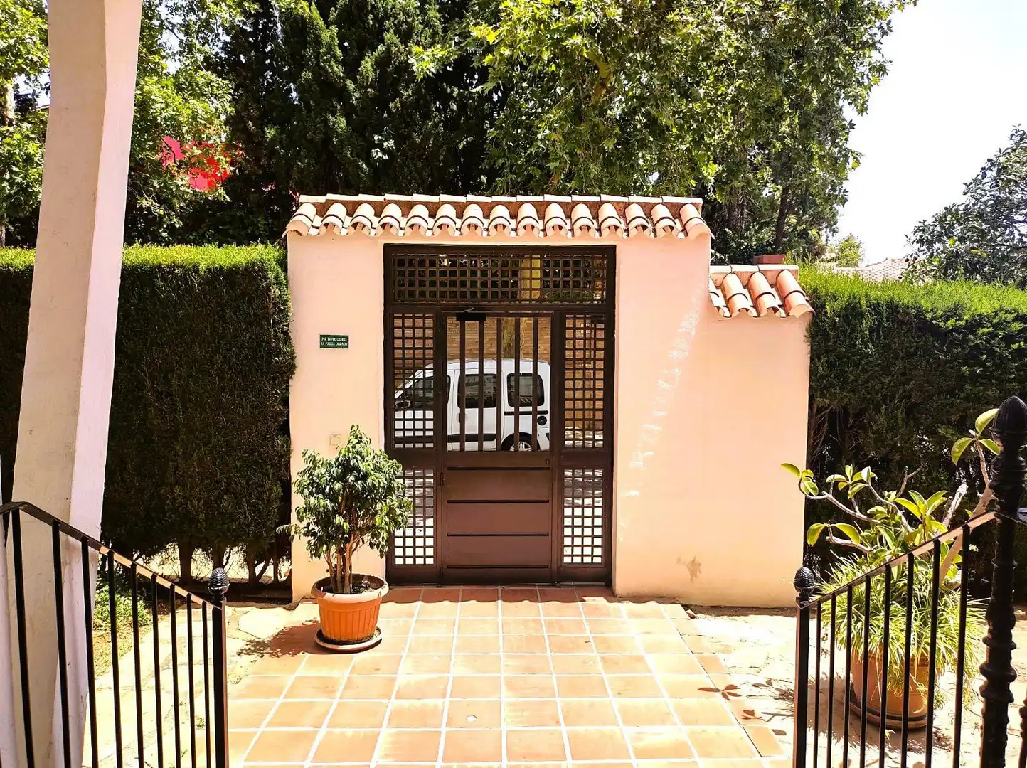 Jardí de Planta baixa en venda en Marbella amb Aire condicionat, Terrassa i Moblat