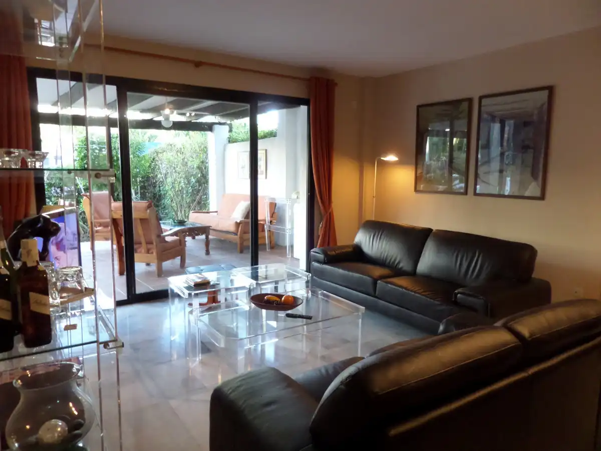 Rez-de-chaussée avec piscine à louer à Nueva Andalucía, imagen 3