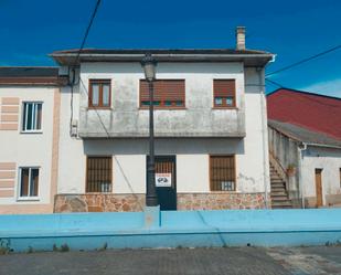 Vista exterior de Casa adosada en venda en Ribadeo amb Traster i Moblat