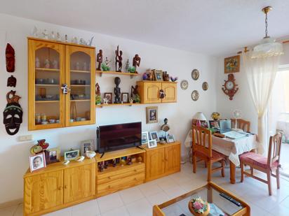 Sala d'estar de Pis en venda en Torrevieja amb Aire condicionat i Terrassa