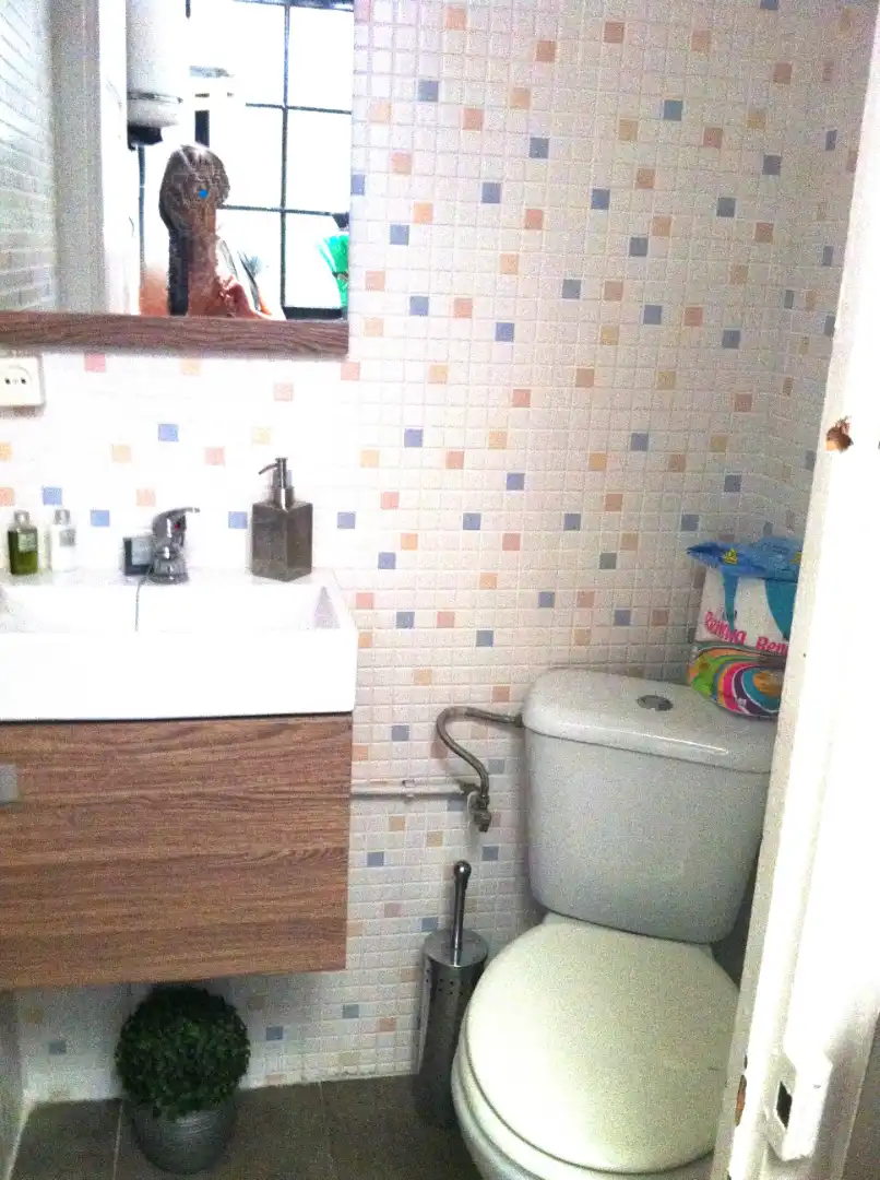 Badezimmer von Geschaftsraum zur Miete in Barcelona mit Klimaanlage und Heizung