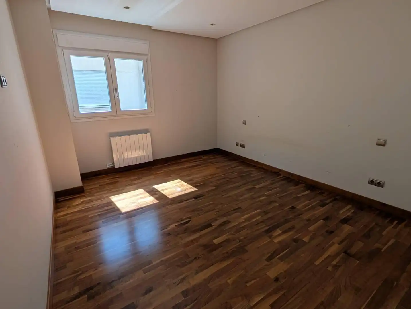 Dormitori de Àtic de lloguer en Alicante / Alacant amb Calefacció, Parquet i Terrassa