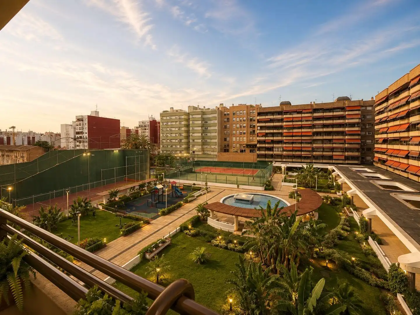 Habitación de Piso en venta en Valencia con Aire acondicionado, Jardín privado y Amueblado
