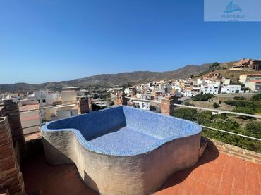 Casa con piscina in vendita a Real